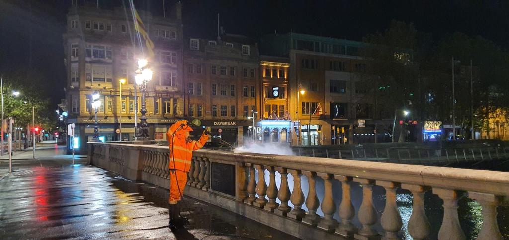 WhatsApp Image 2022-11-09 at 14.14.59 (7) Pmac cleaning O Connell bridge