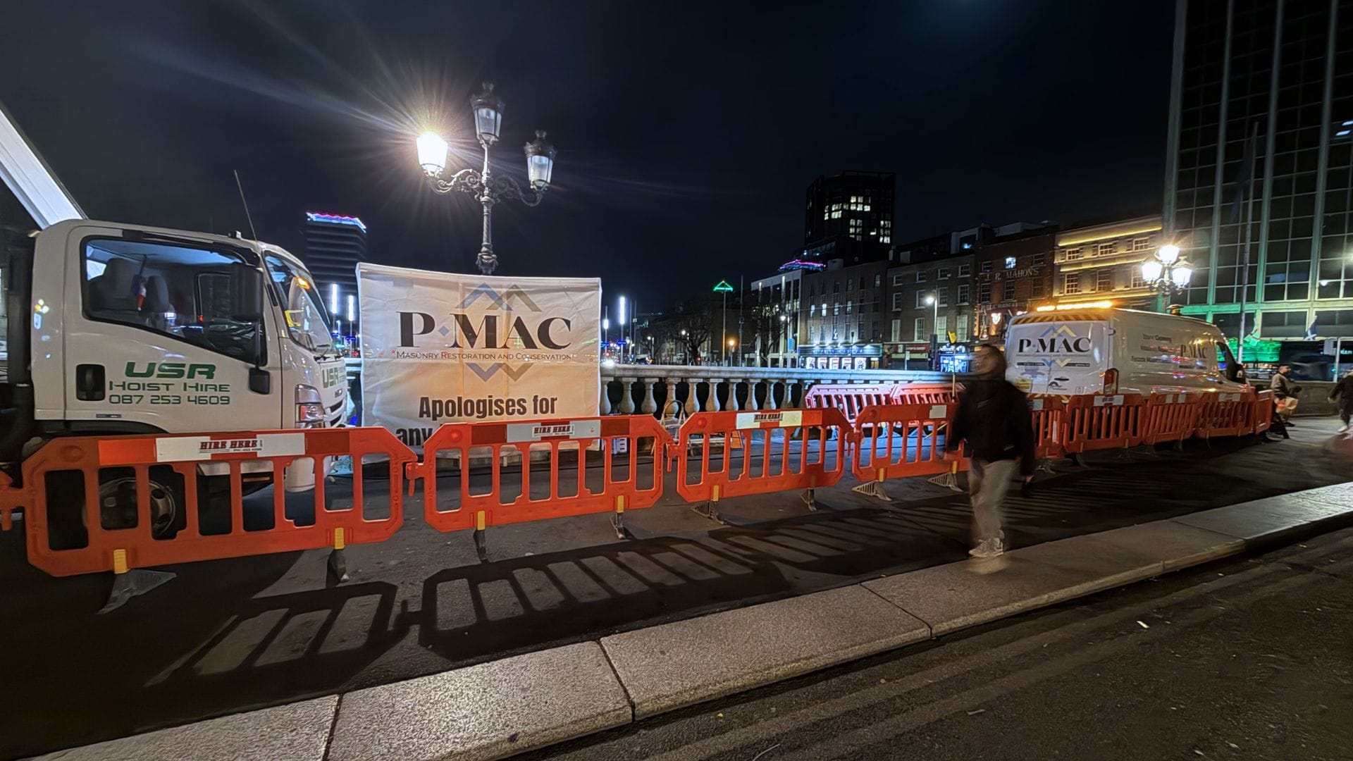 PMAC secure O'Connell Bridge in Dublin with safety signage